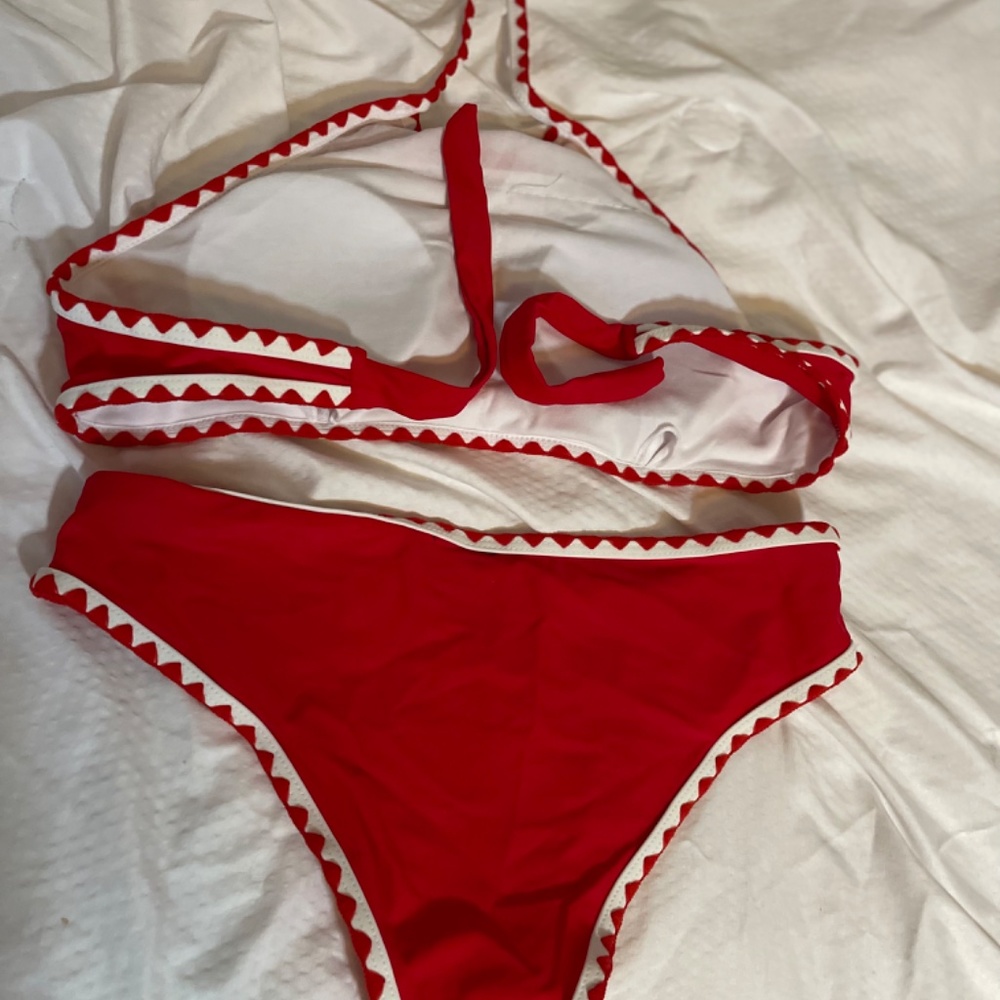 Swimsuits - Picture 6 of 8